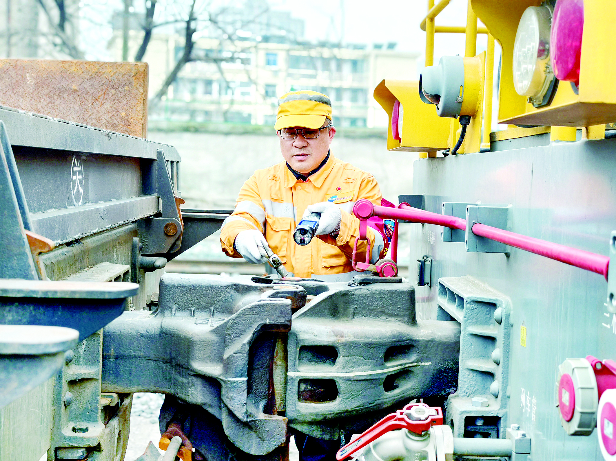 41年坚守！京沪线“快递小哥”护航大动脉