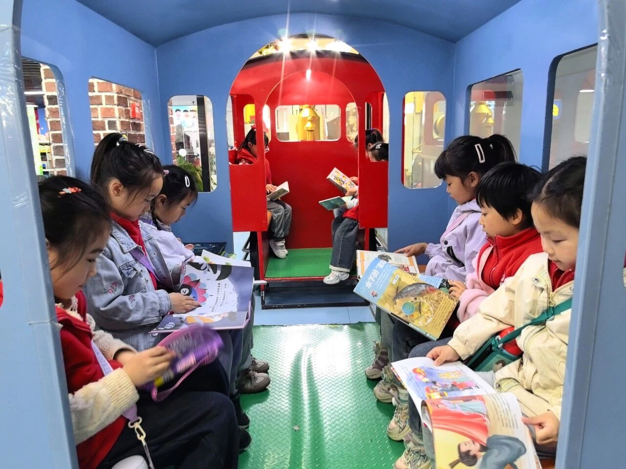 以书为帆，共赴书香之约